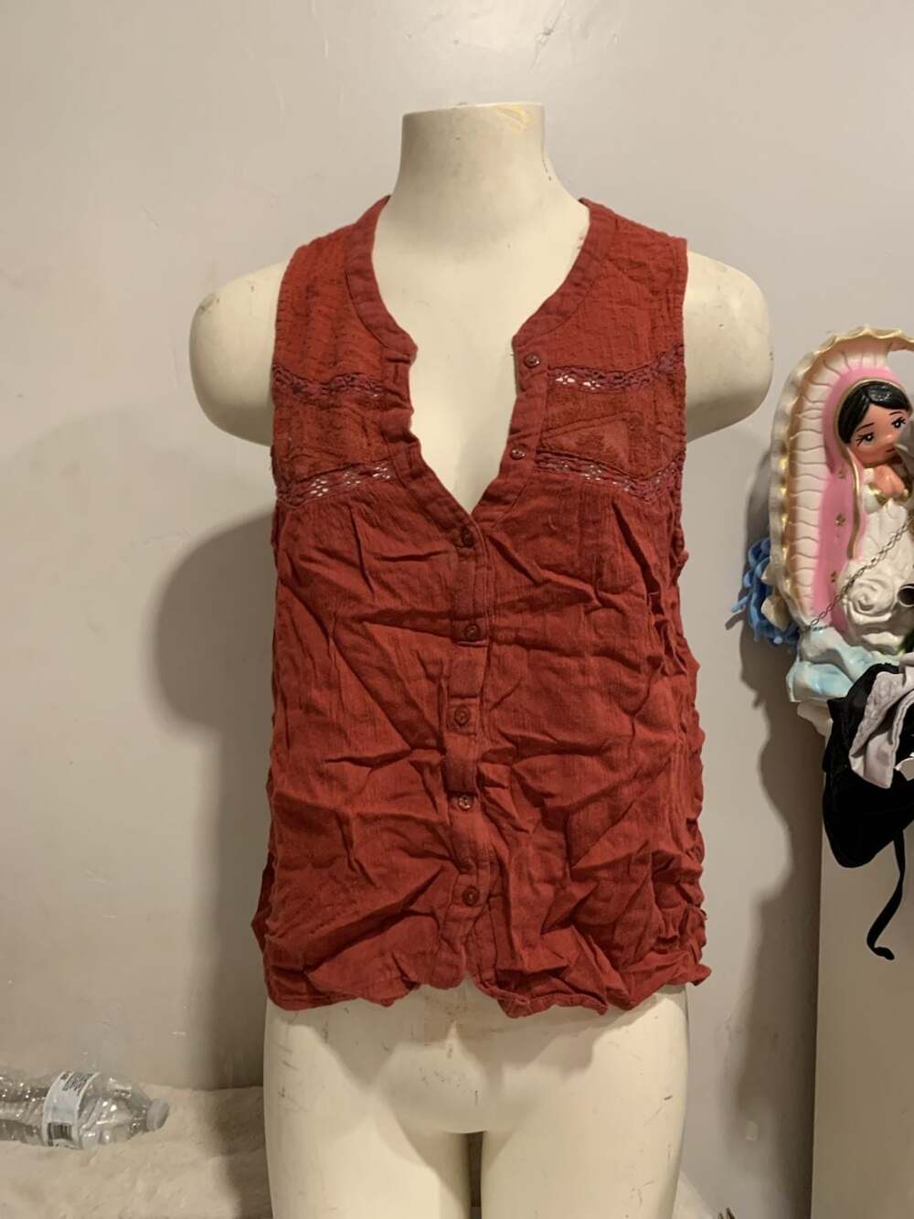 American Eagle Tank Top Size M Rust Red Button Up Crochet Lace Sleeveless